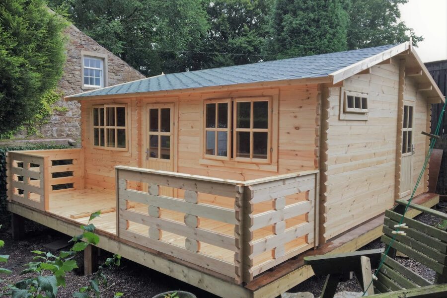 Can-You-Live-in-a-Log-Cabin-in-Your-Garden