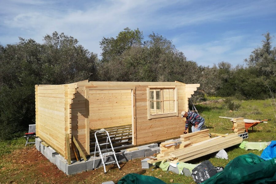 What-to-consider-when-choosing-your-garden-man-cave